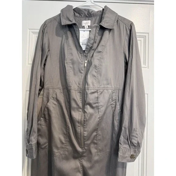 Woven Long Sleeve Jumpsuit - Isabel Maternity by Ingrid & Isabel XS Pregnancy - Picture 3 of 6